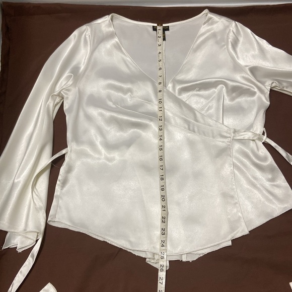 ASHLEY STEWART WOMEN’S,OFF WHITE,SHINING,POLYESTER/SPANDEX WRAP TOP, SIZ… - Picture 7 of 10